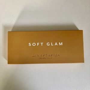 ABH - Soft Glam Eyeshadow Palette NWT